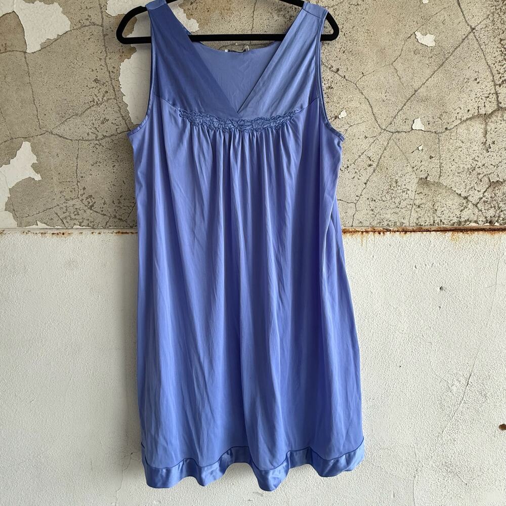 Vanity Fair‎ Periwinkle Nylon Vintage Nightgown Lace Trim Size L